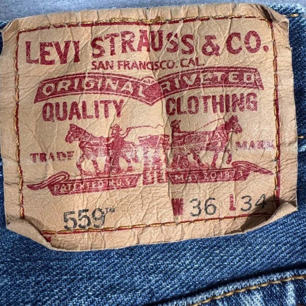 Levi's 559 Relaxed Straight Jeans Mens 36x33 Blue Denim Medium Wash Classic